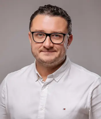 Денис Долженко